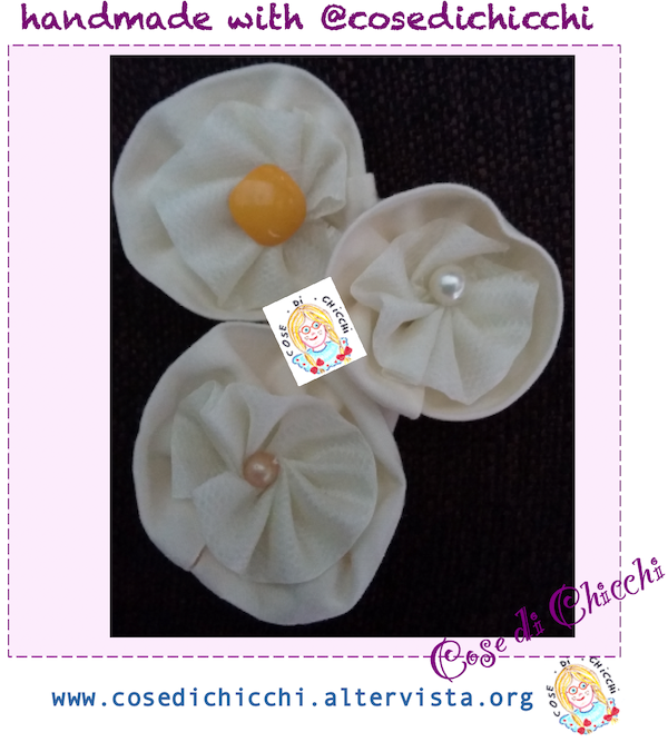 fiori doppi in tessuto e tulle